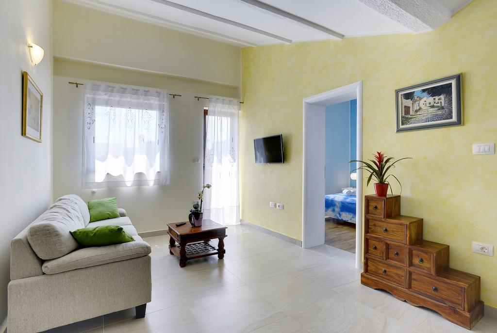 Apartment Rita 1 Rovigno Esterno foto